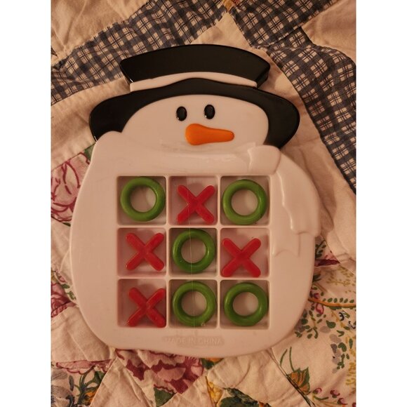 Snowman Tic Tac Toe Game - Picture 1 of 2